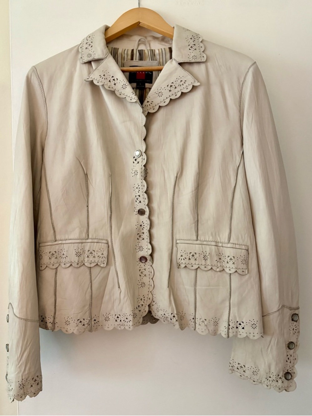Vintage Laser cut pearl snap butter soft lamb Leather Jacket L